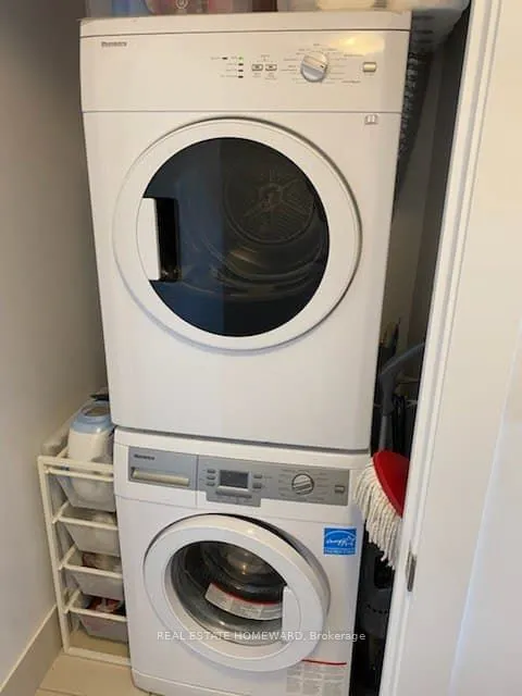 99 The Donway Road W, #611