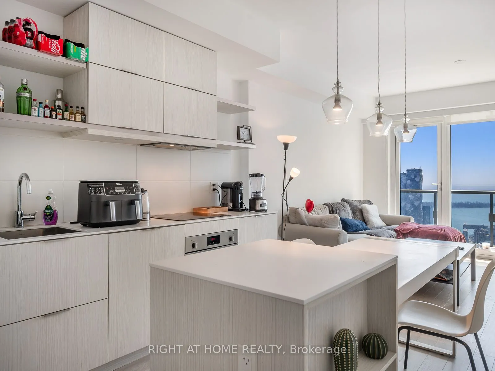 197 Yonge Street, #5607