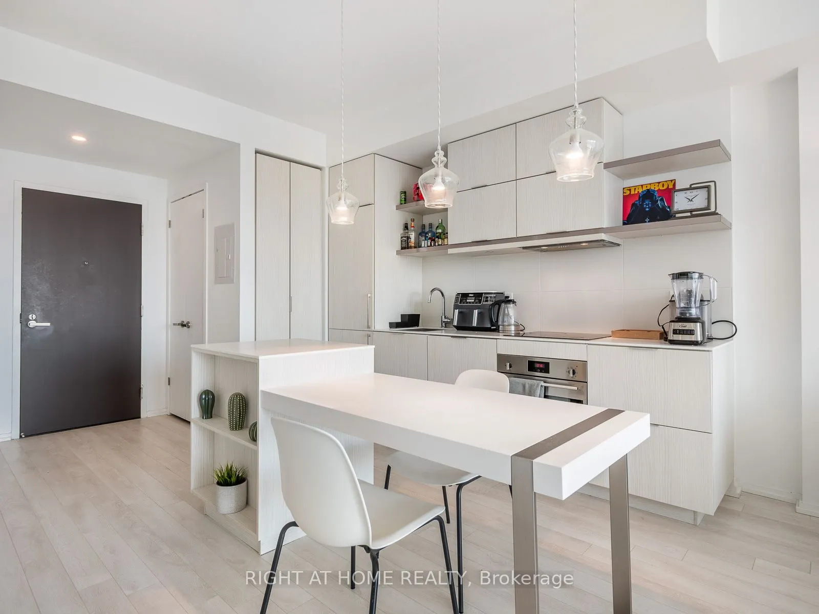 197 Yonge Street, #5607