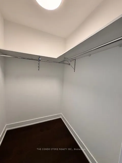 8 Manor Road W, #401