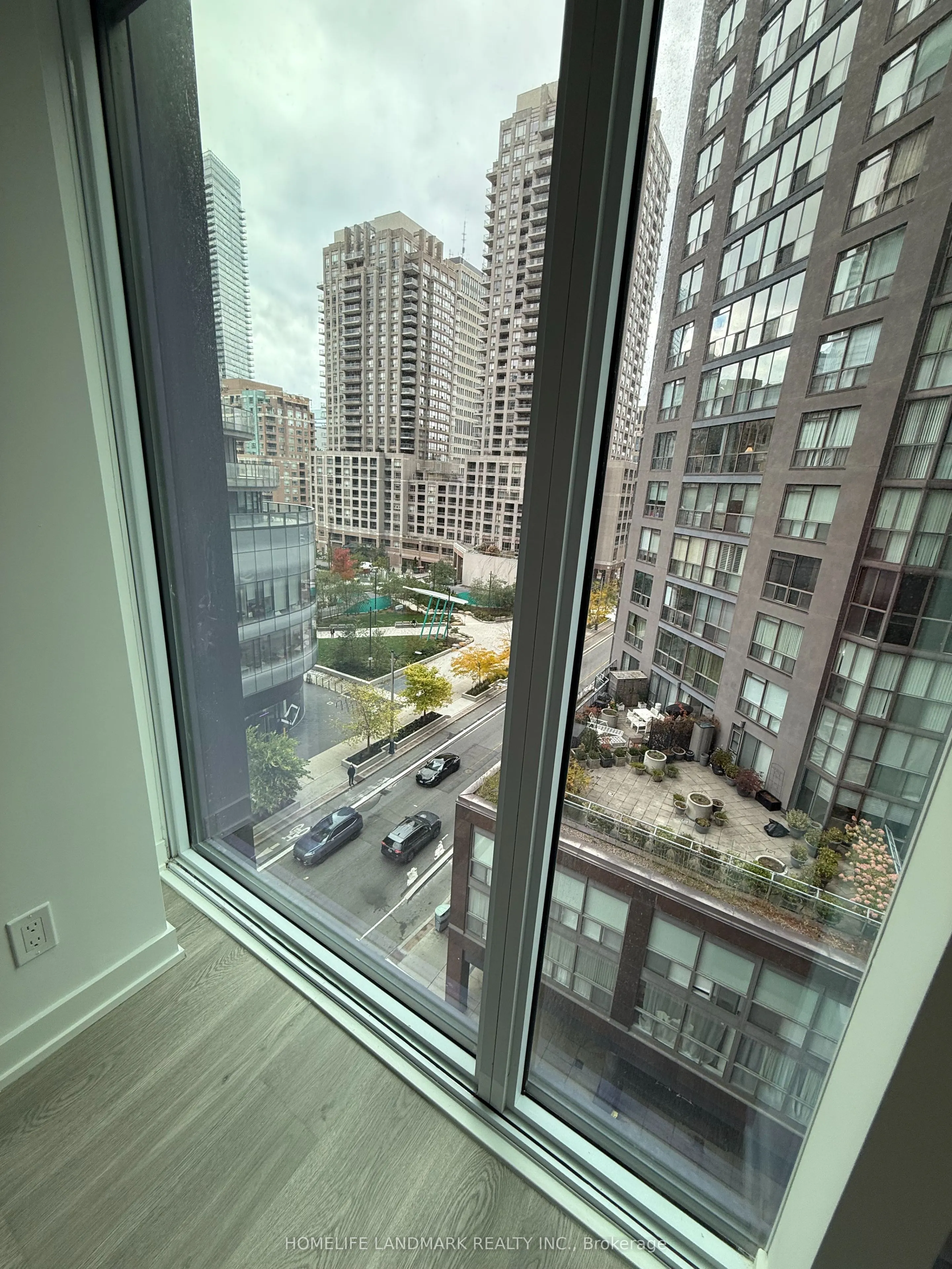 8 Wellesley Street SW, #709