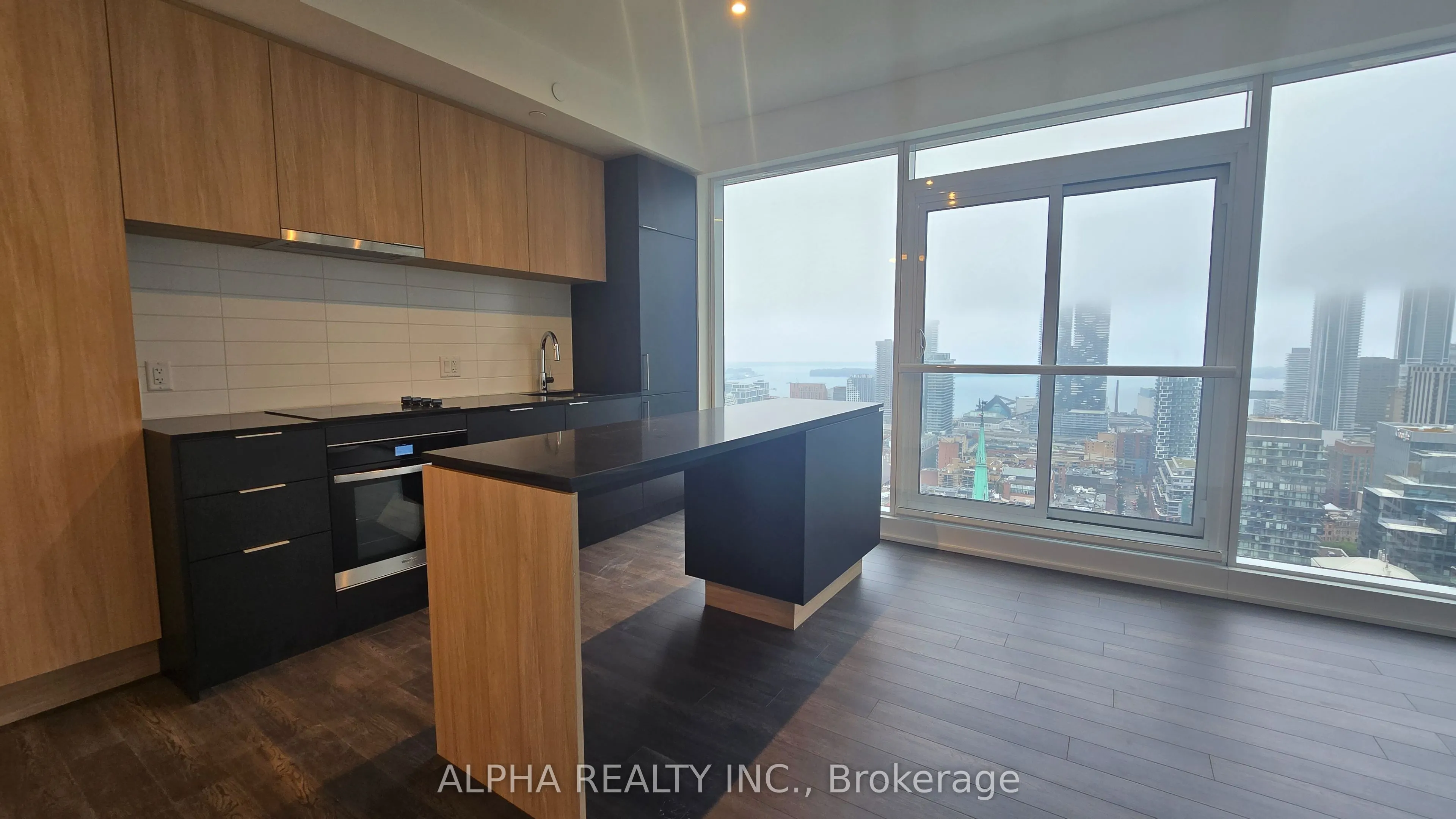 89 Church Street, #4008