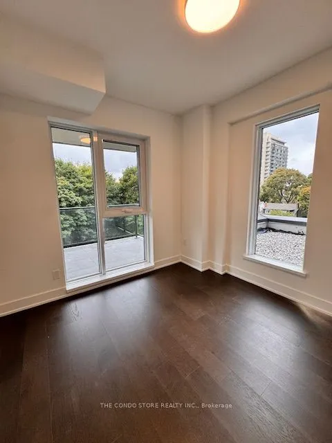 8 Manor Road W, #407