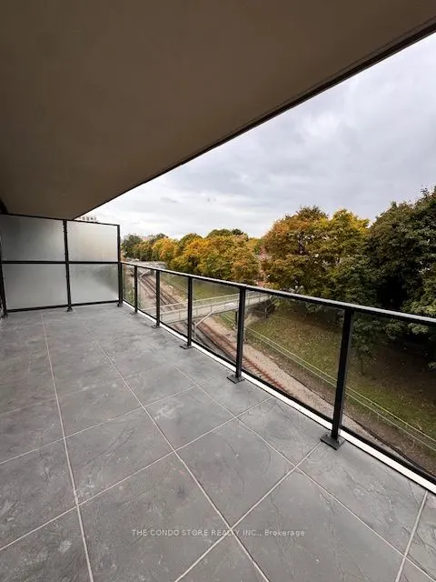 8 Manor Road W, #407