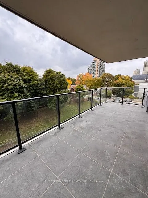 8 Manor Road W, #407