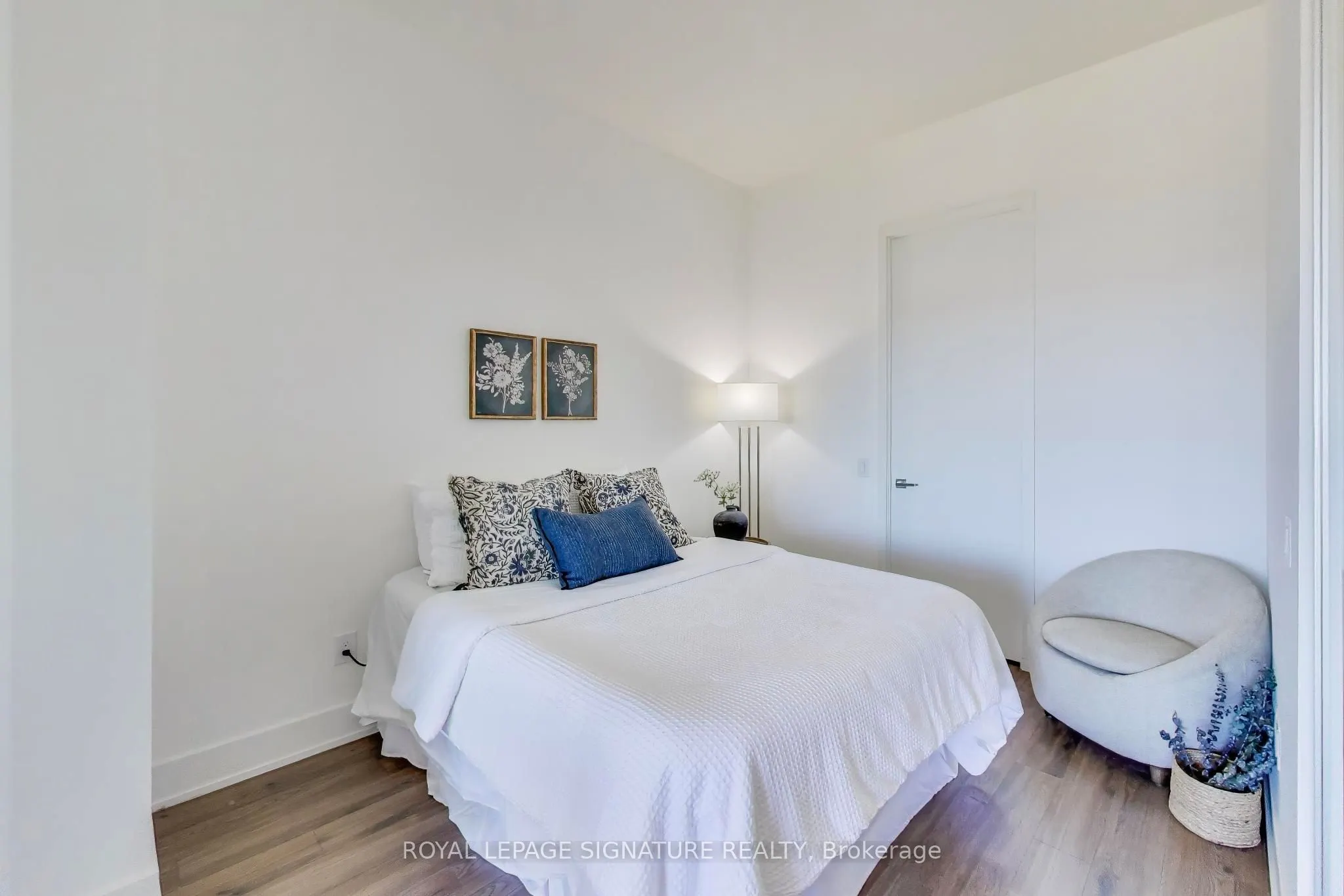 111 St Clair Avenue W, #1826