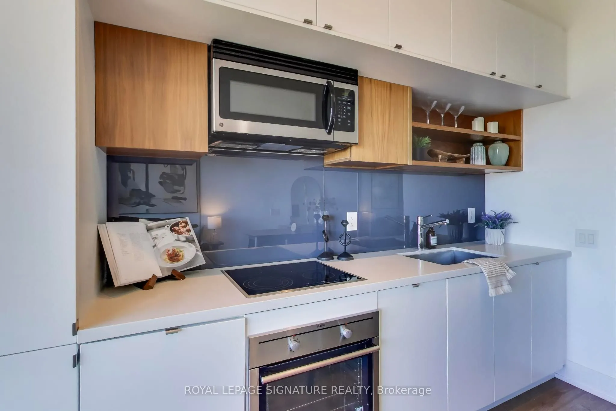 111 St Clair Avenue W, #1826