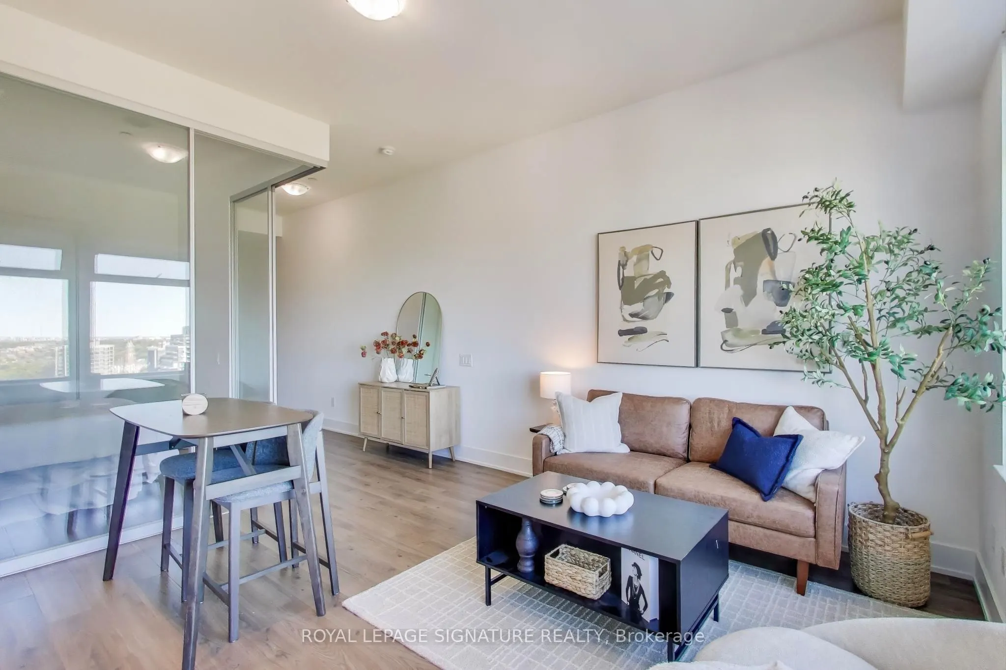 111 St Clair Avenue W, #1826