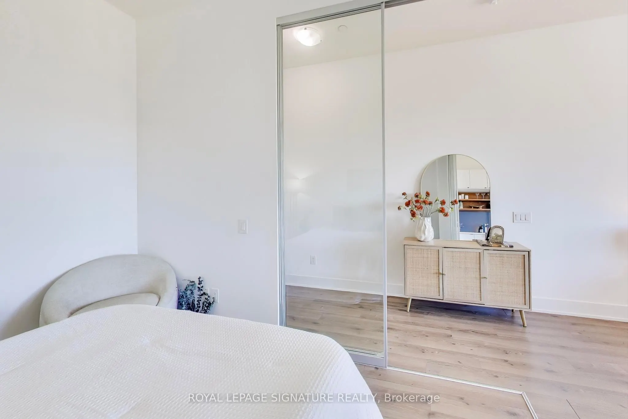 111 St Clair Avenue W, #1826