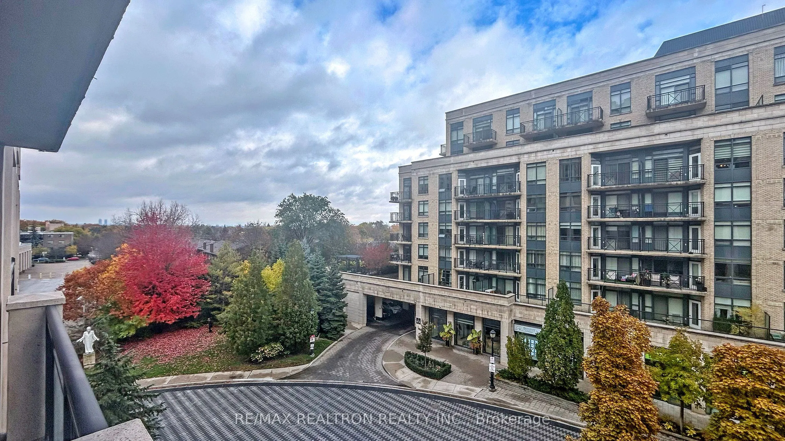 650 Sheppard Avenue E #412