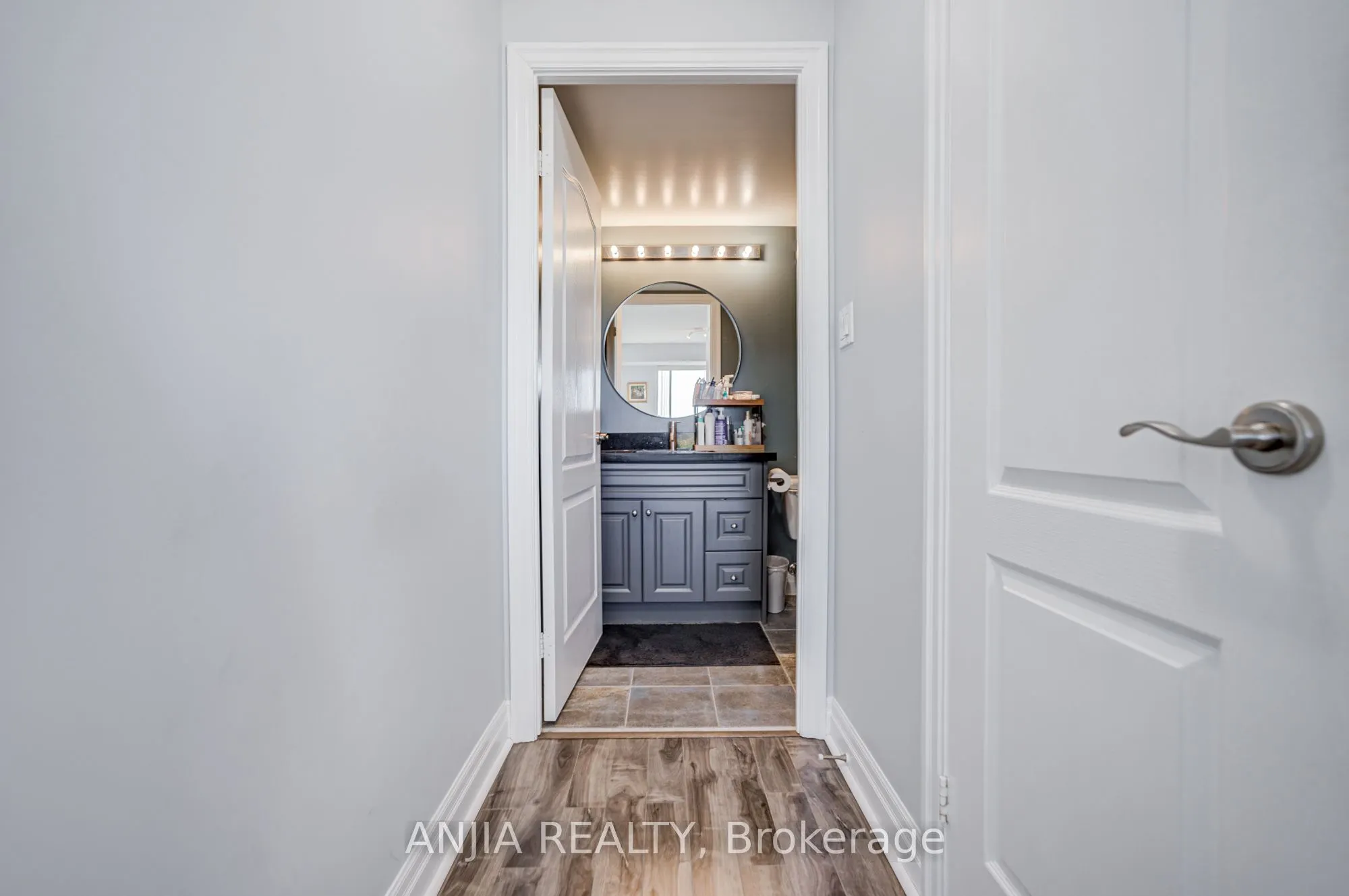 188 Doris Avenue, #808