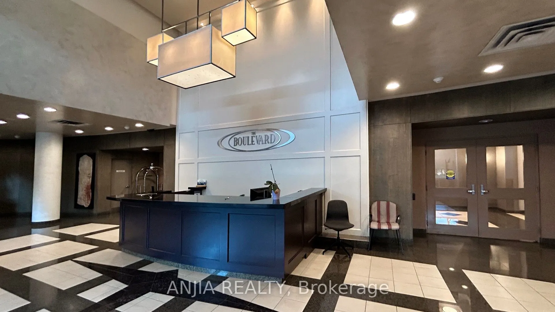 188 Doris Avenue, #808