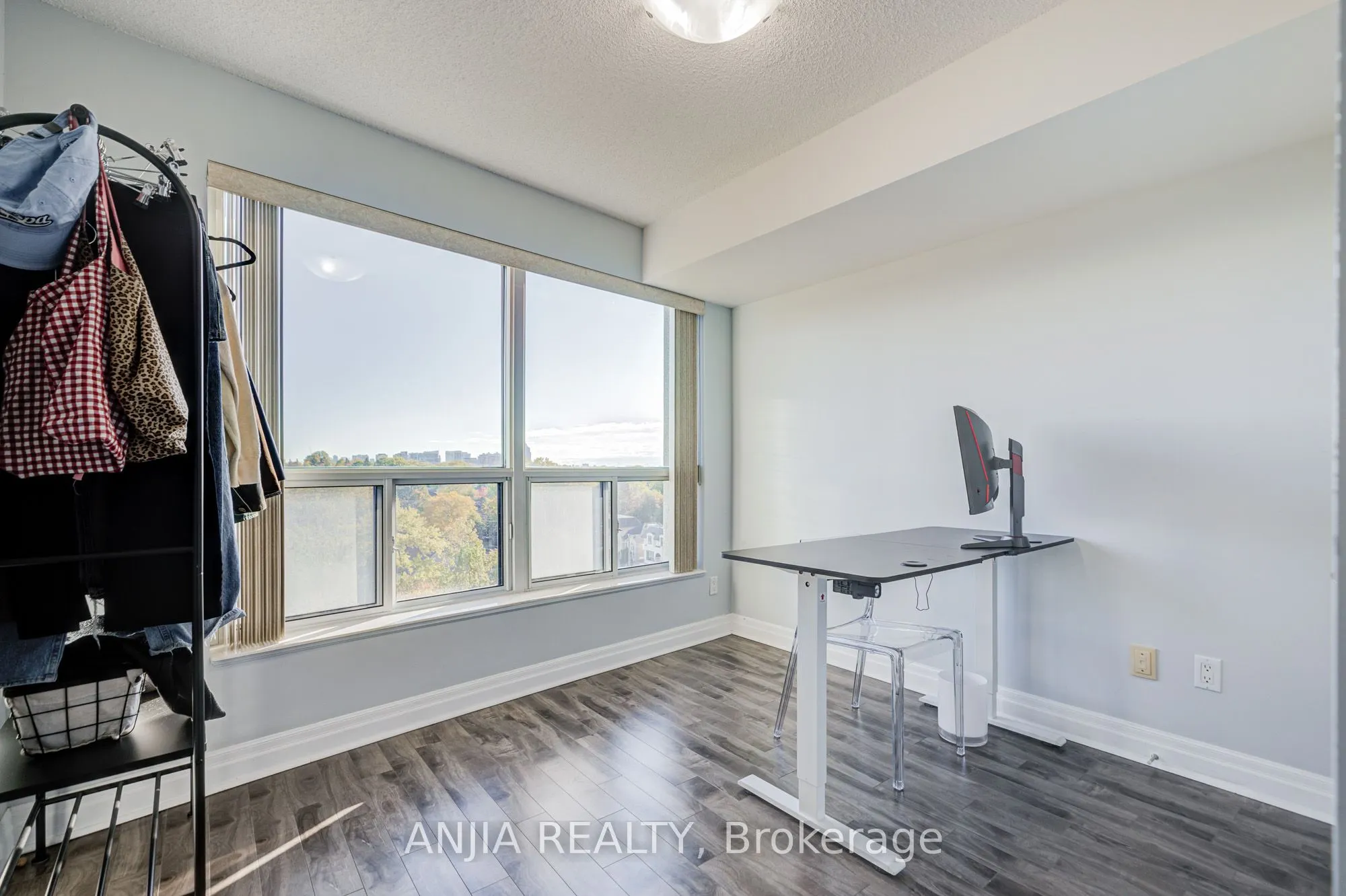 188 Doris Avenue, #808