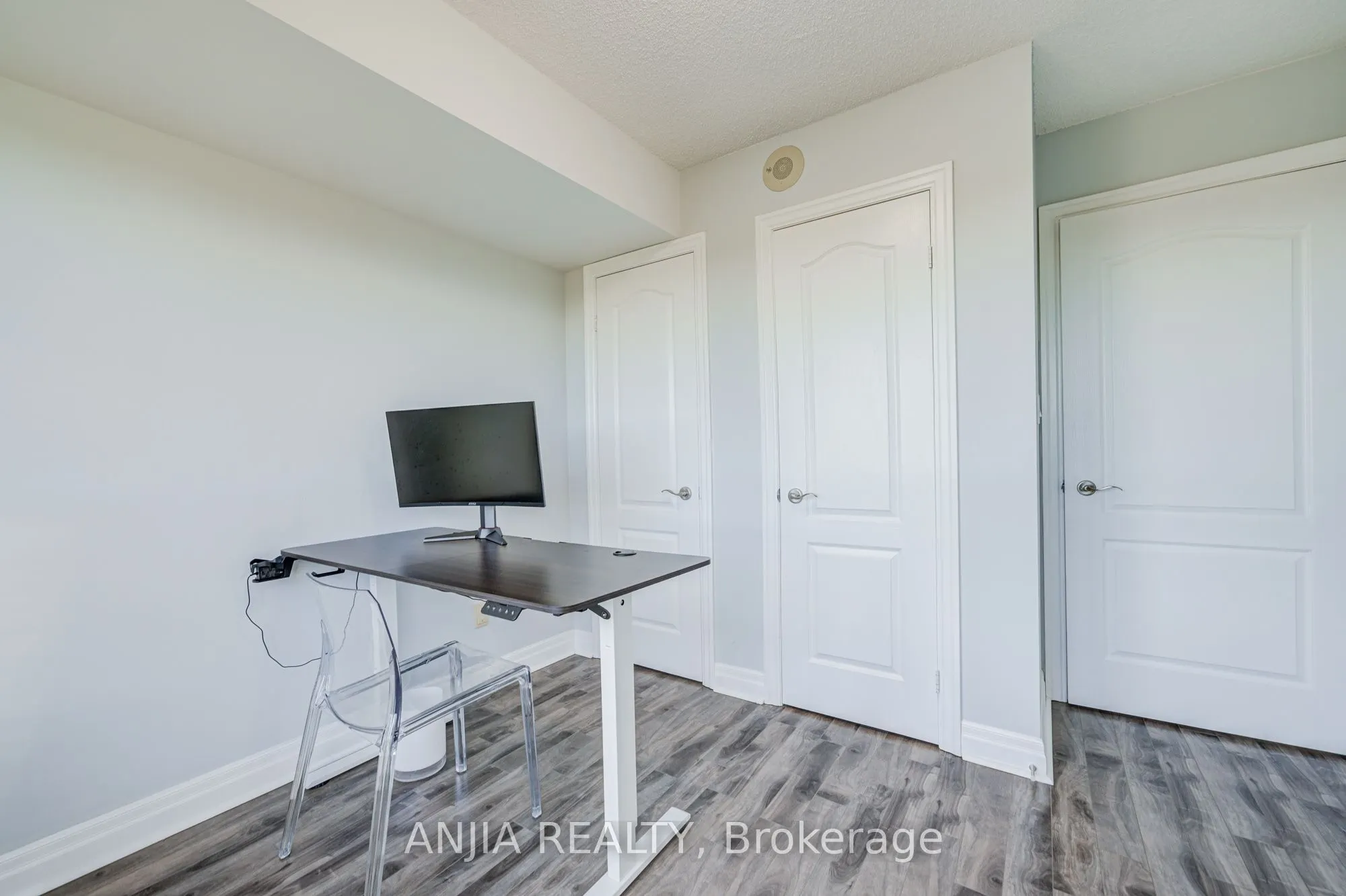 188 Doris Avenue, #808