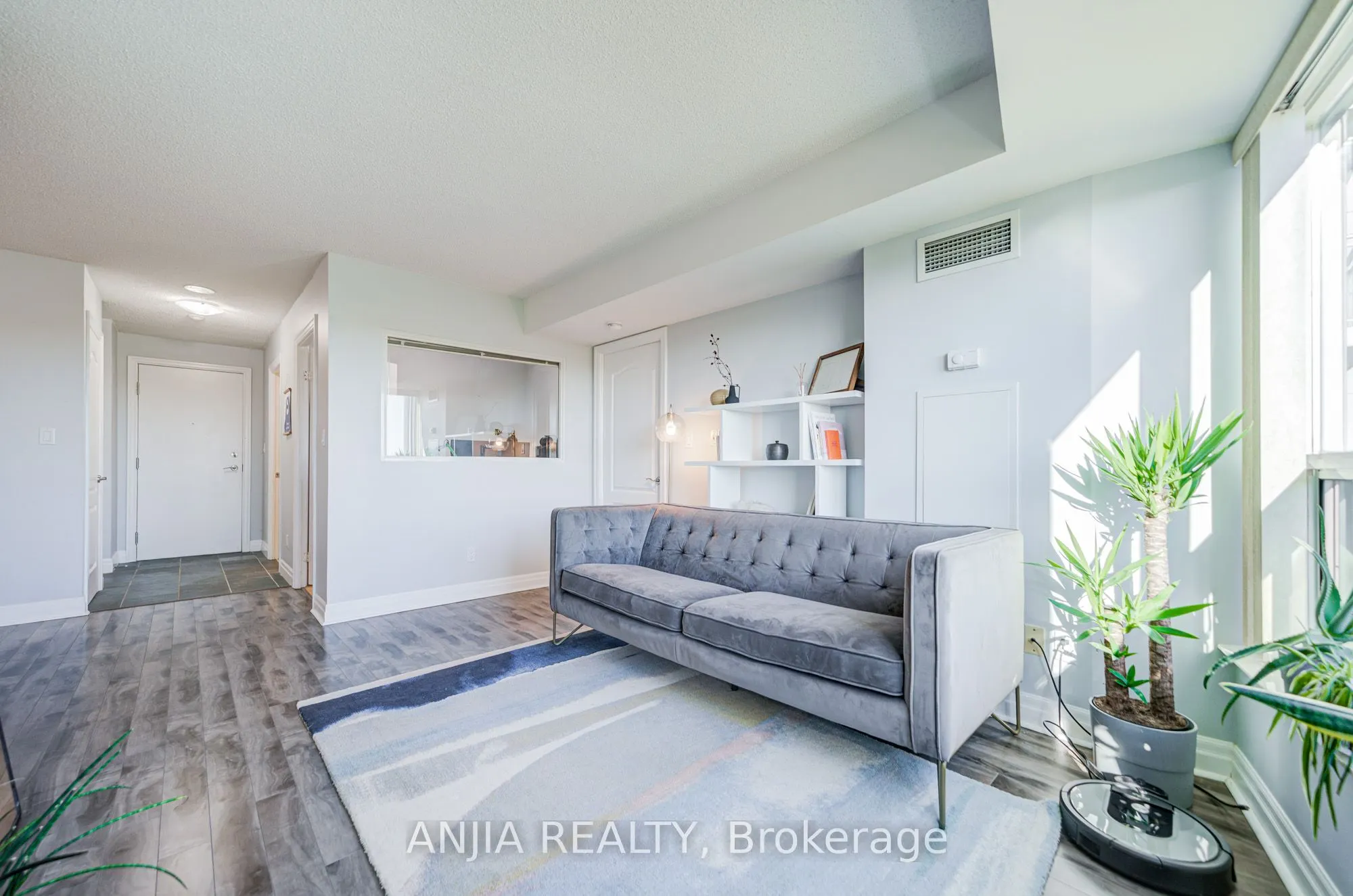 188 Doris Avenue, #808