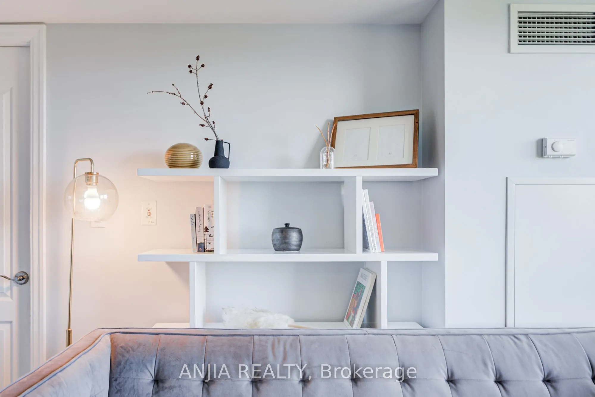 188 Doris Avenue, #808