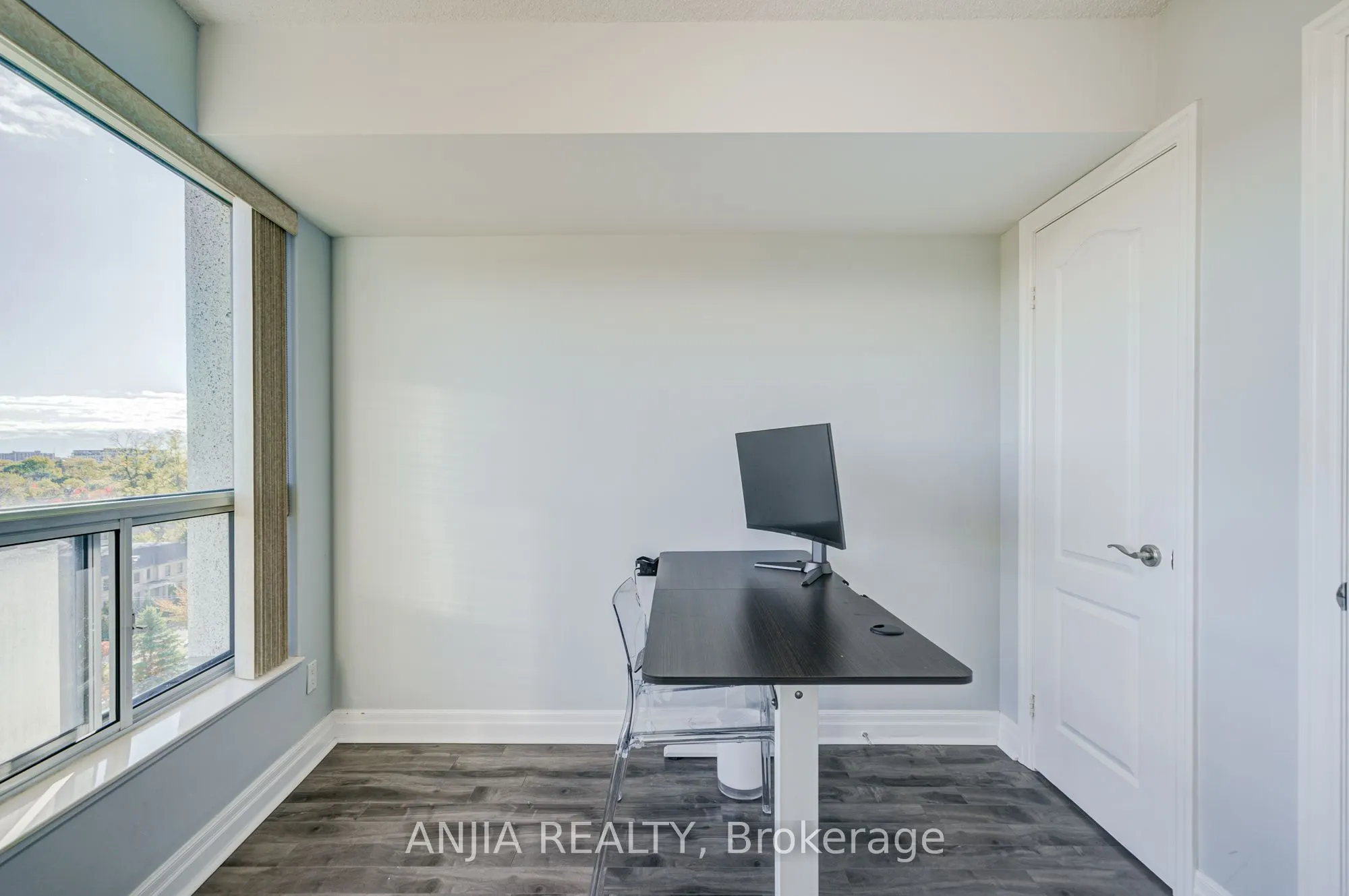 188 Doris Avenue, #808