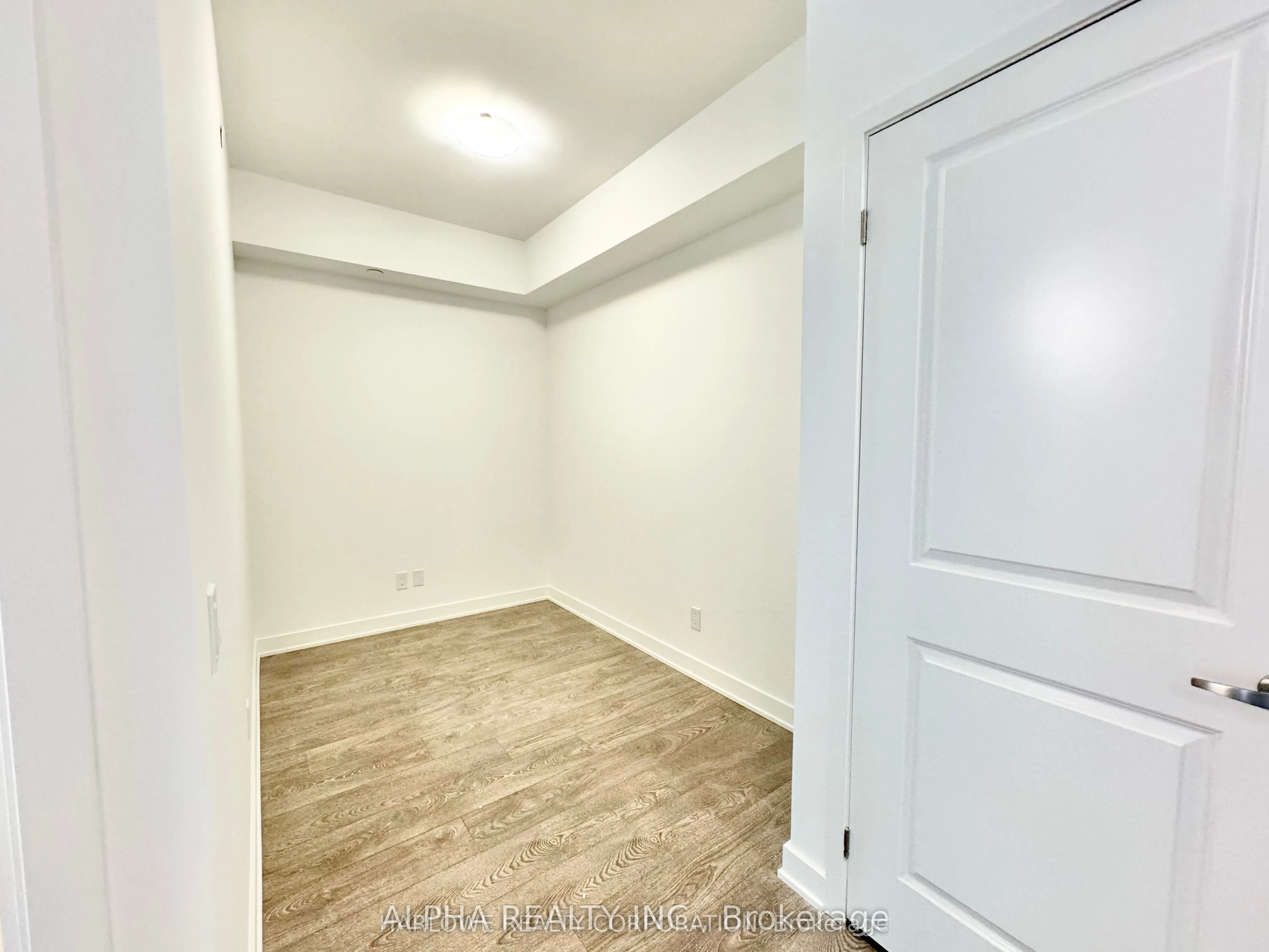 543 Richmond Street W, #829