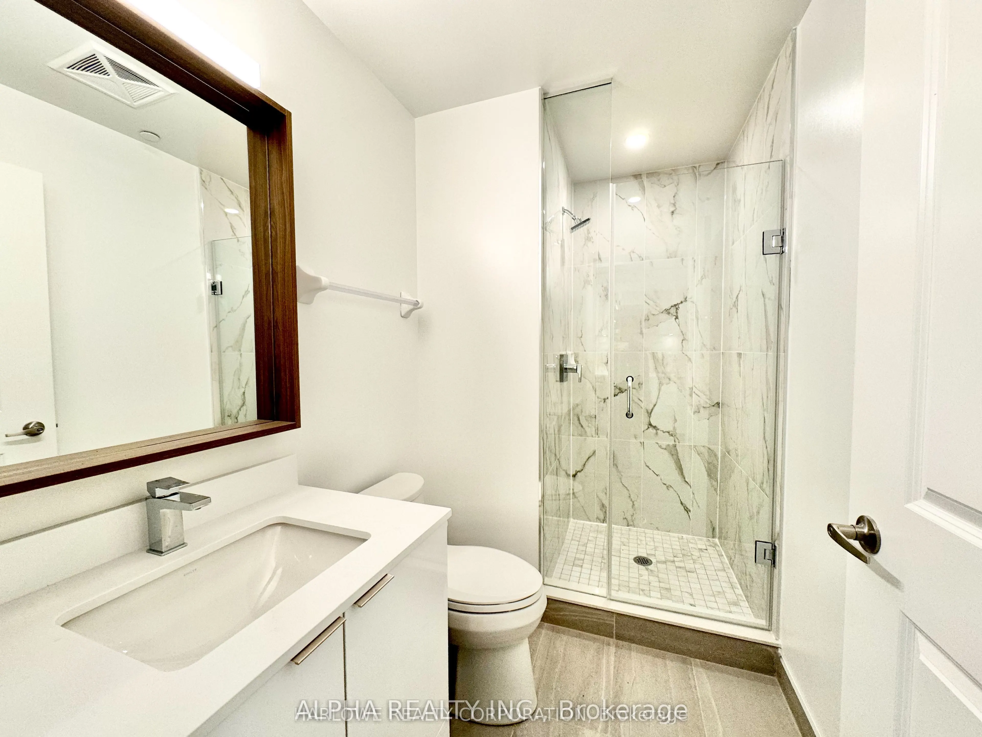 543 Richmond Street W, #829