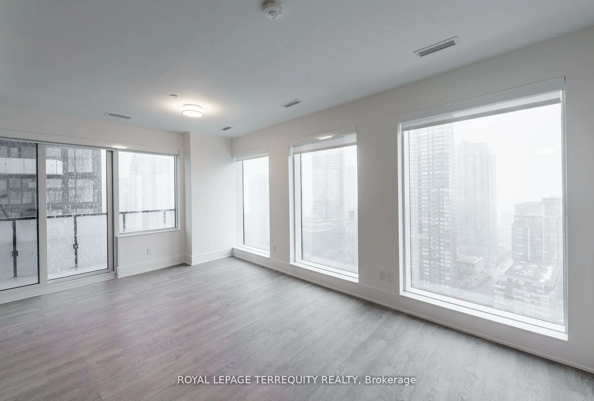 470 Front Street W, #1912