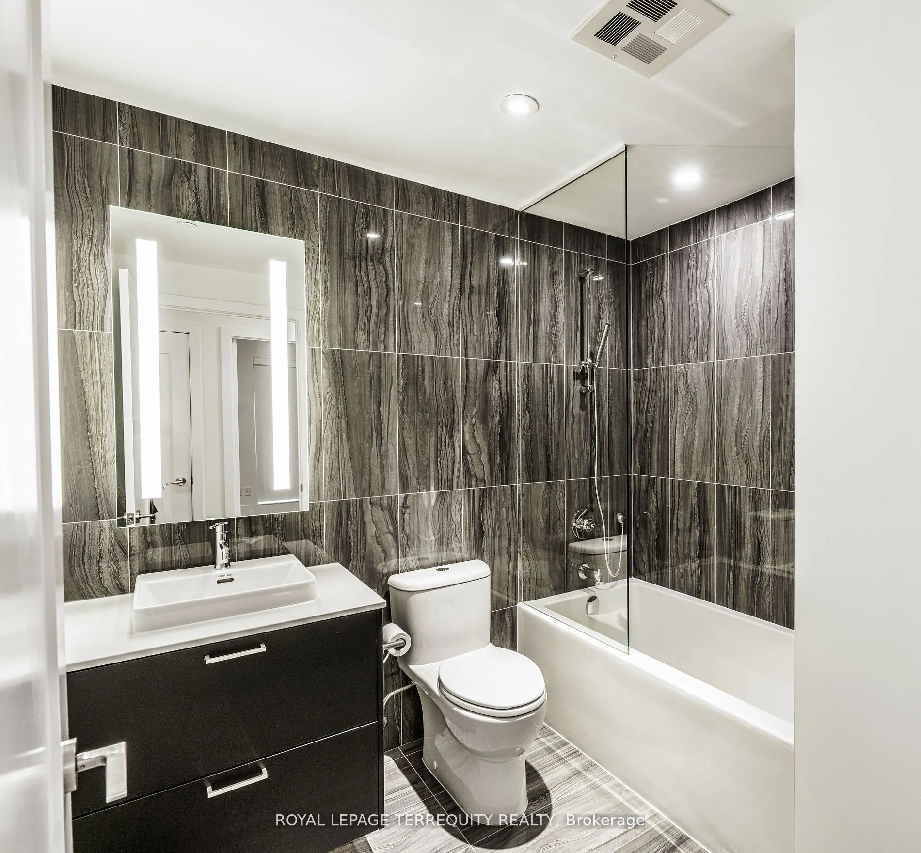 470 Front Street W, #1912