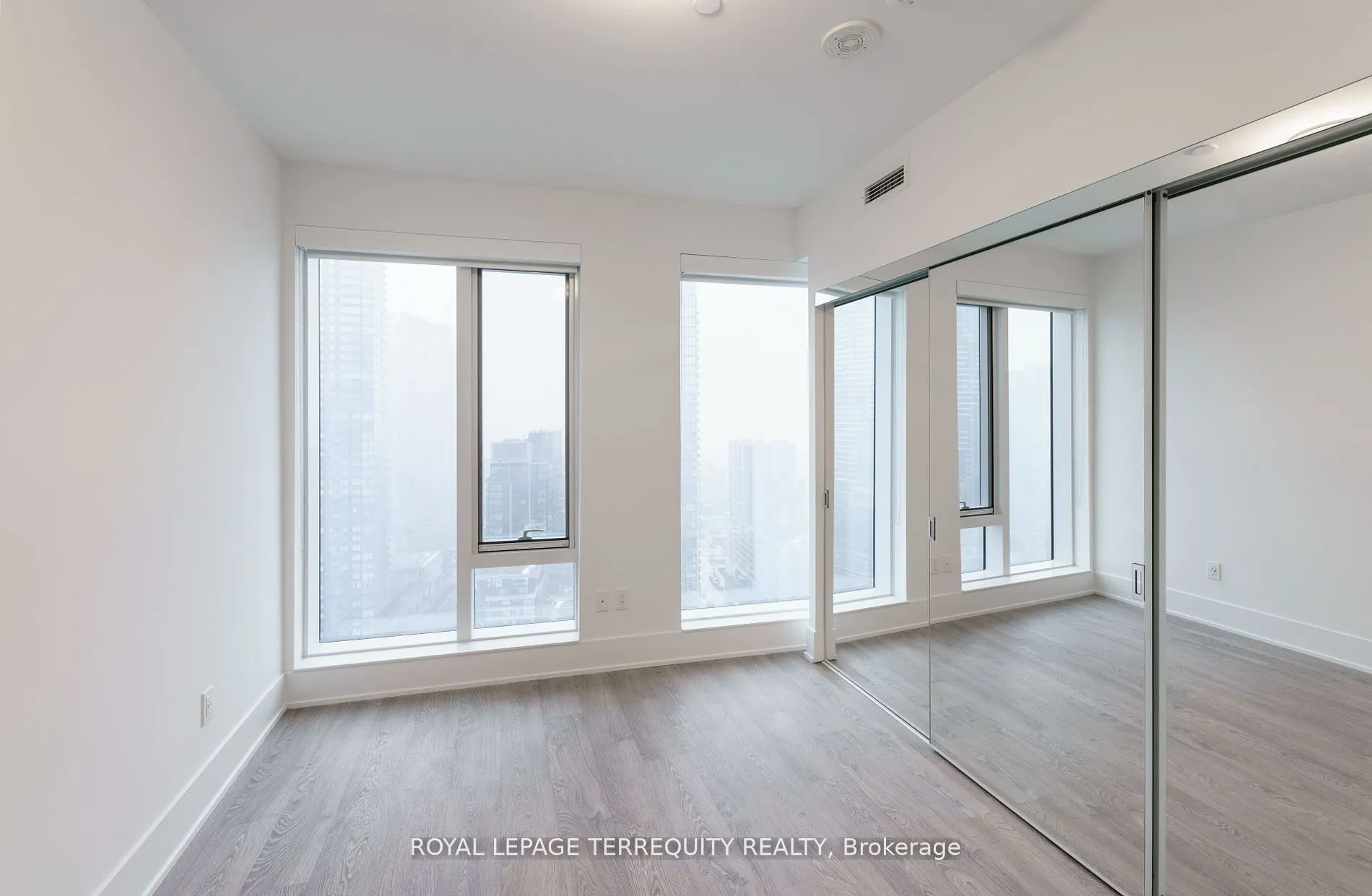 470 Front Street W, #1912