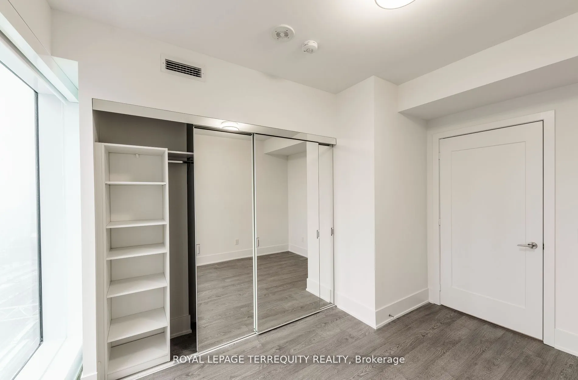 470 Front Street W, #1912