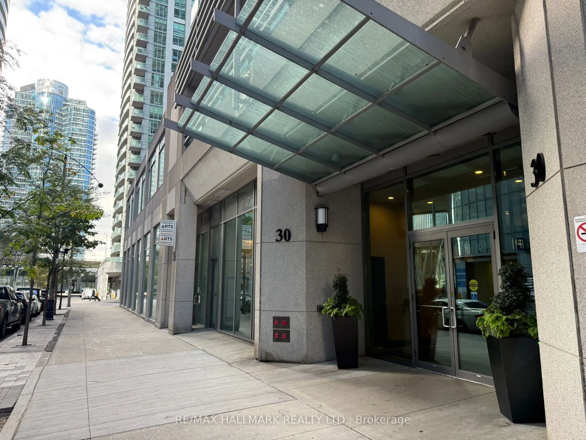 30 Grand Trunk Crescent, #2609