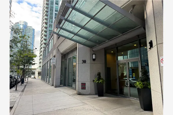 30 Grand Trunk Crescent, #2609
