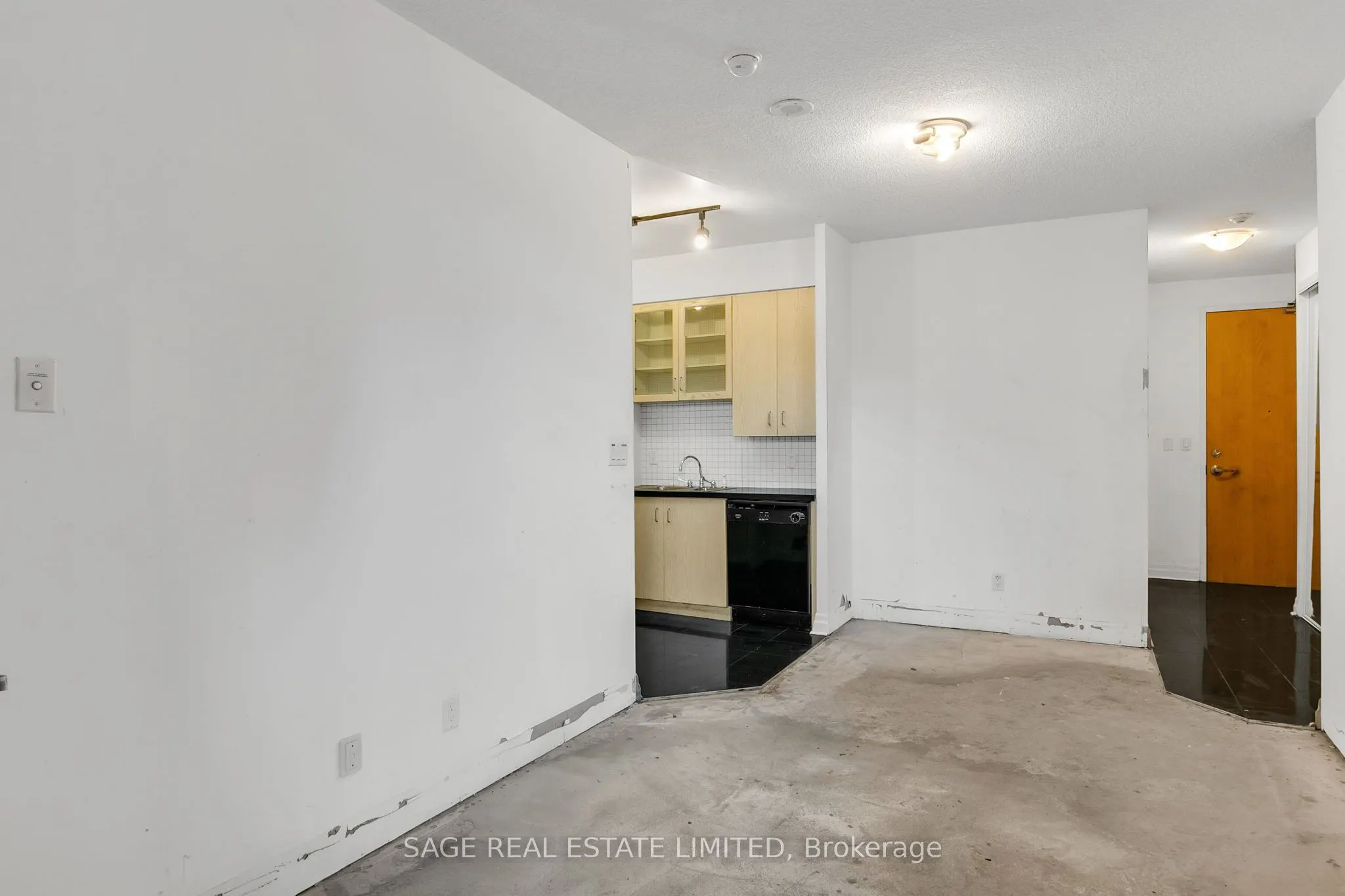 70 Alexander Street, #213