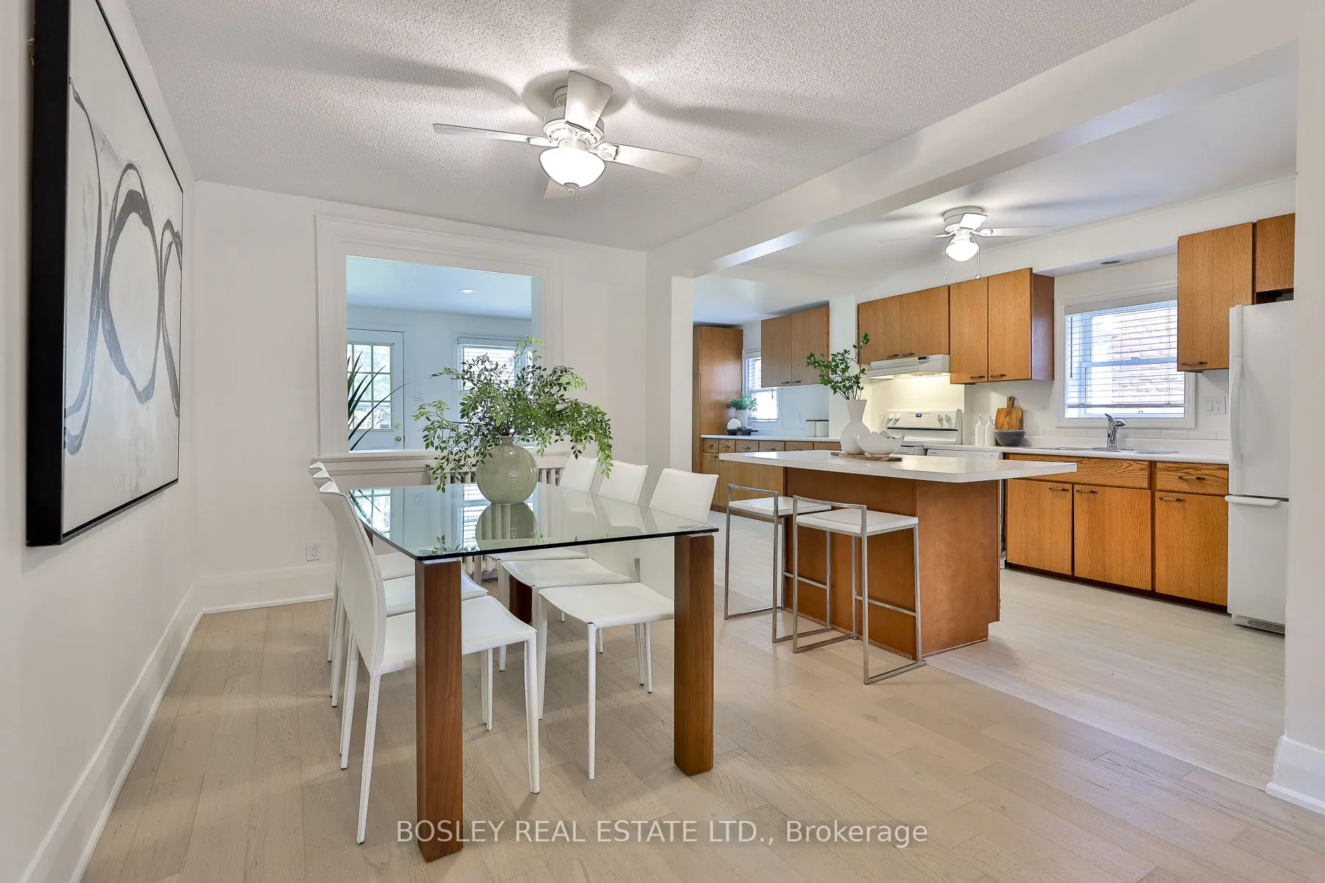 682 Hillsdale Avenue E