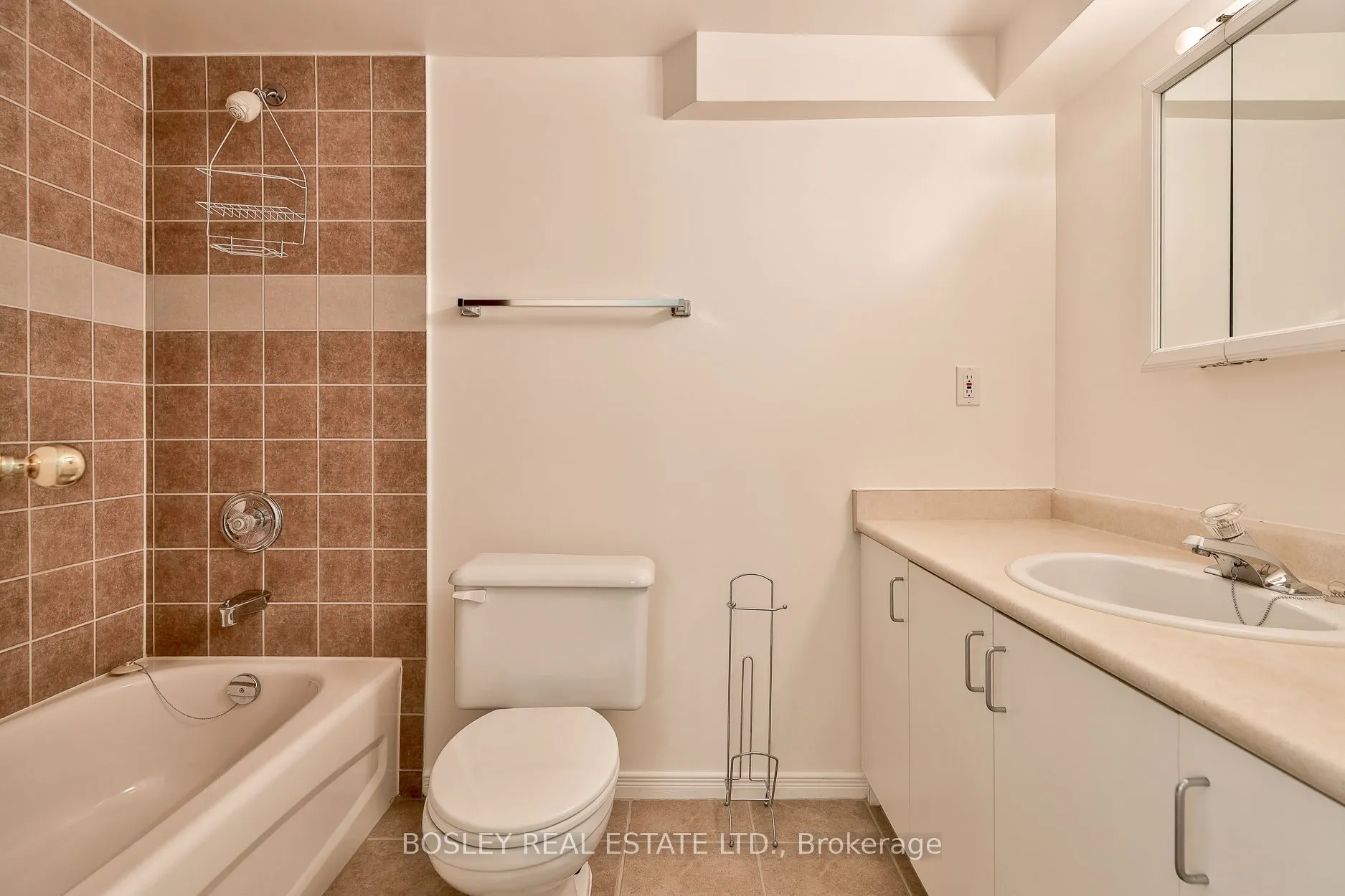 682 Hillsdale Avenue E