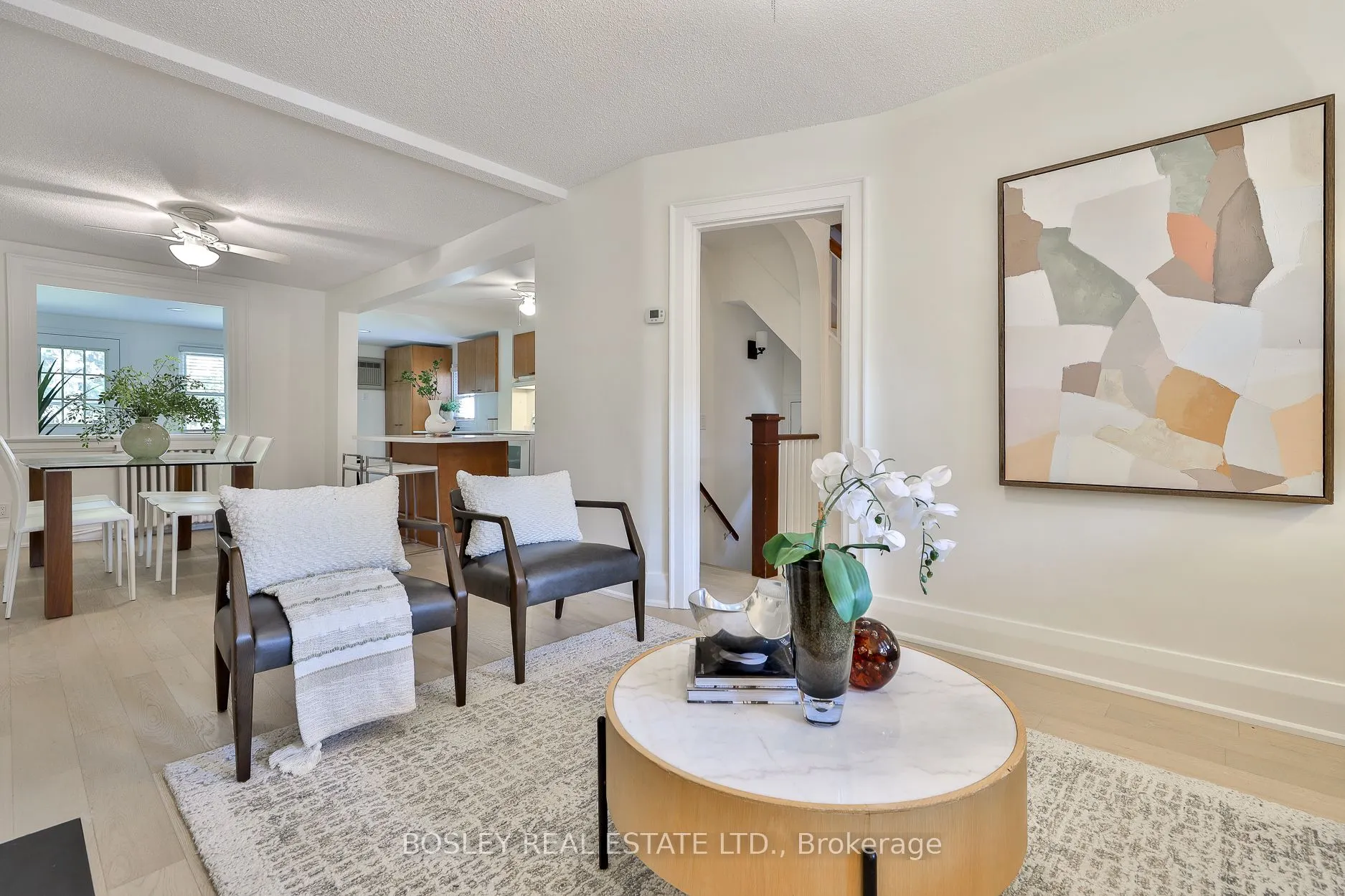 682 Hillsdale Avenue E