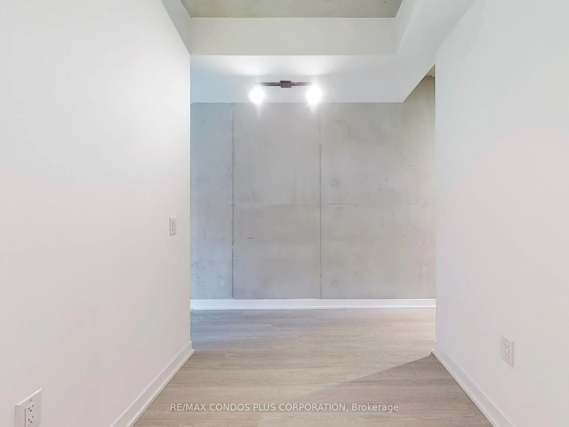 195 McCaul Street, #420