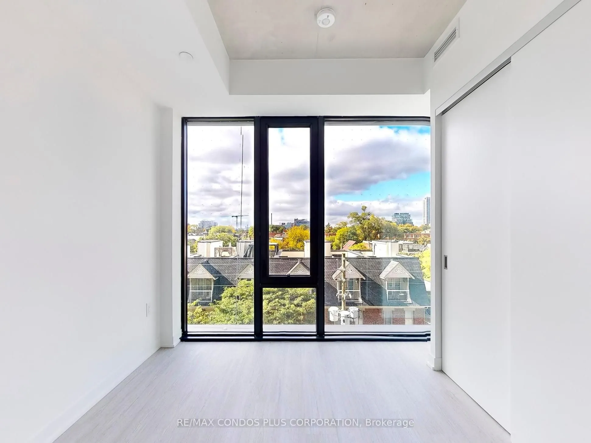 195 McCaul Street, #420