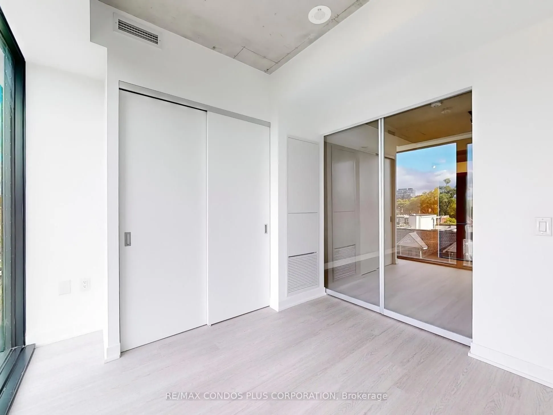 195 McCaul Street, #420