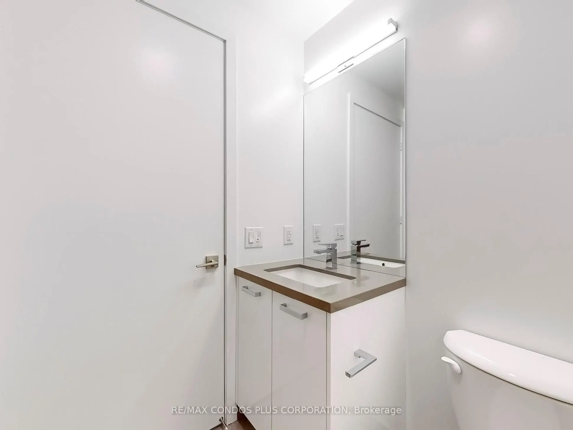 195 McCaul Street, #420