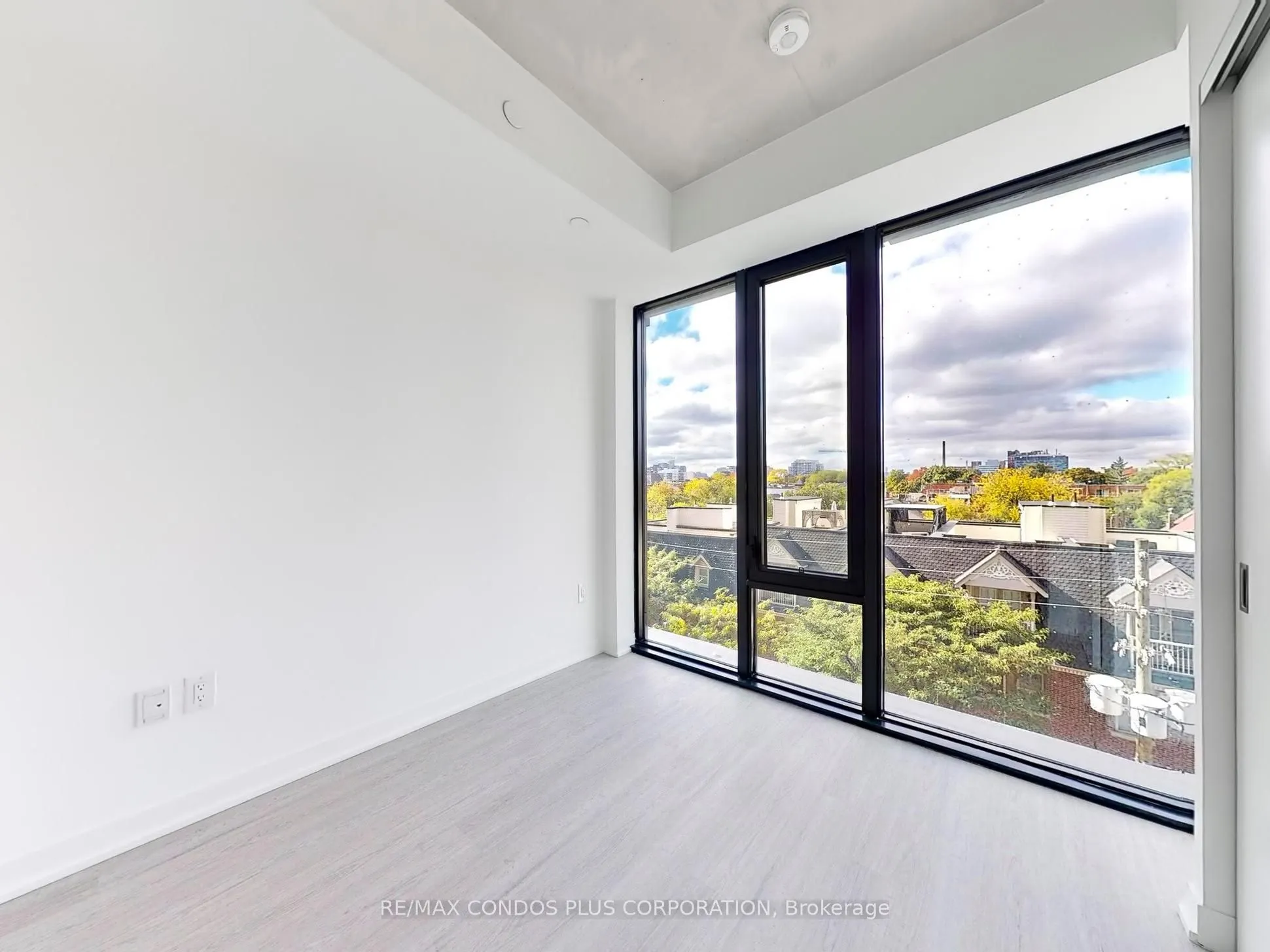 195 McCaul Street, #420