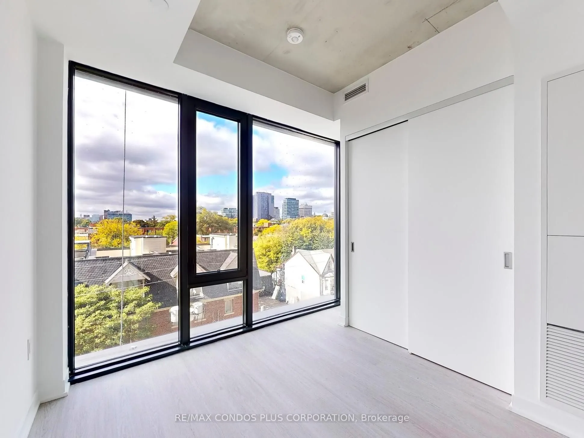 195 McCaul Street, #420