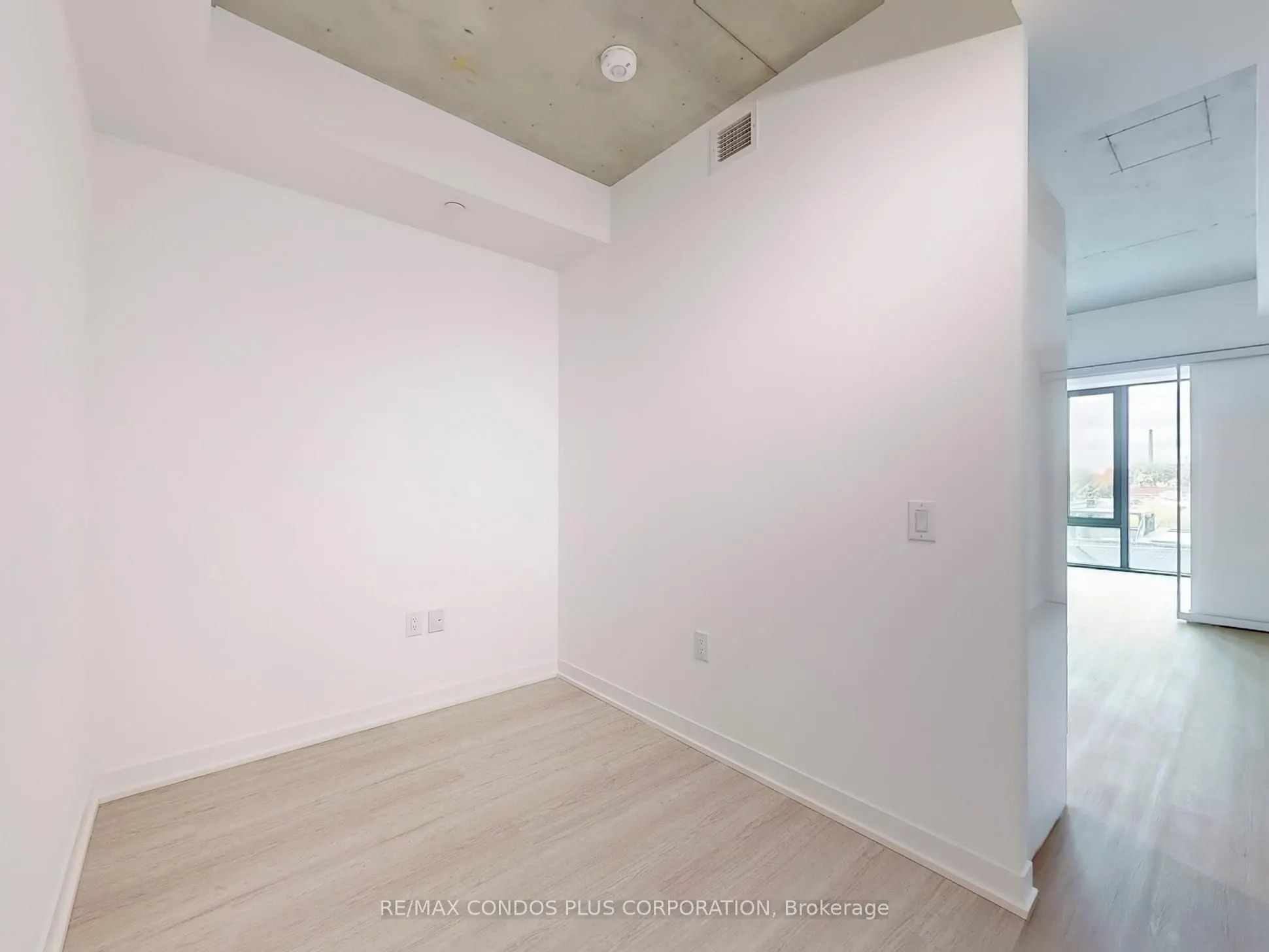 195 McCaul Street, #420