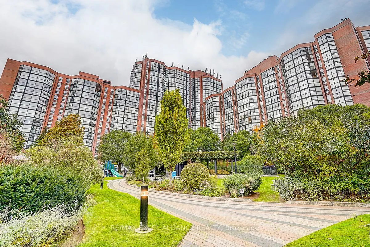 705 King Street W, #206