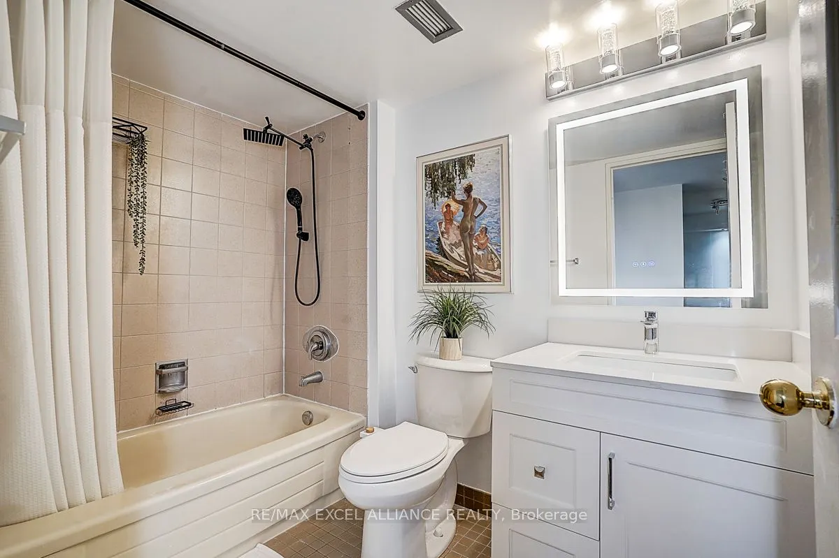 705 King Street W, #206