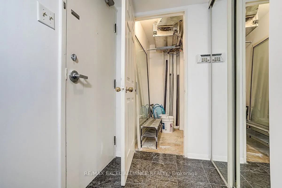 705 King Street W, #206