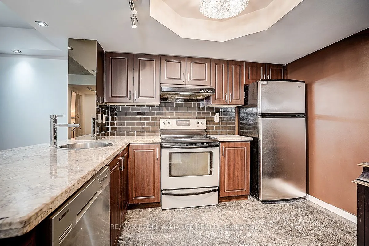 705 King Street W, #206