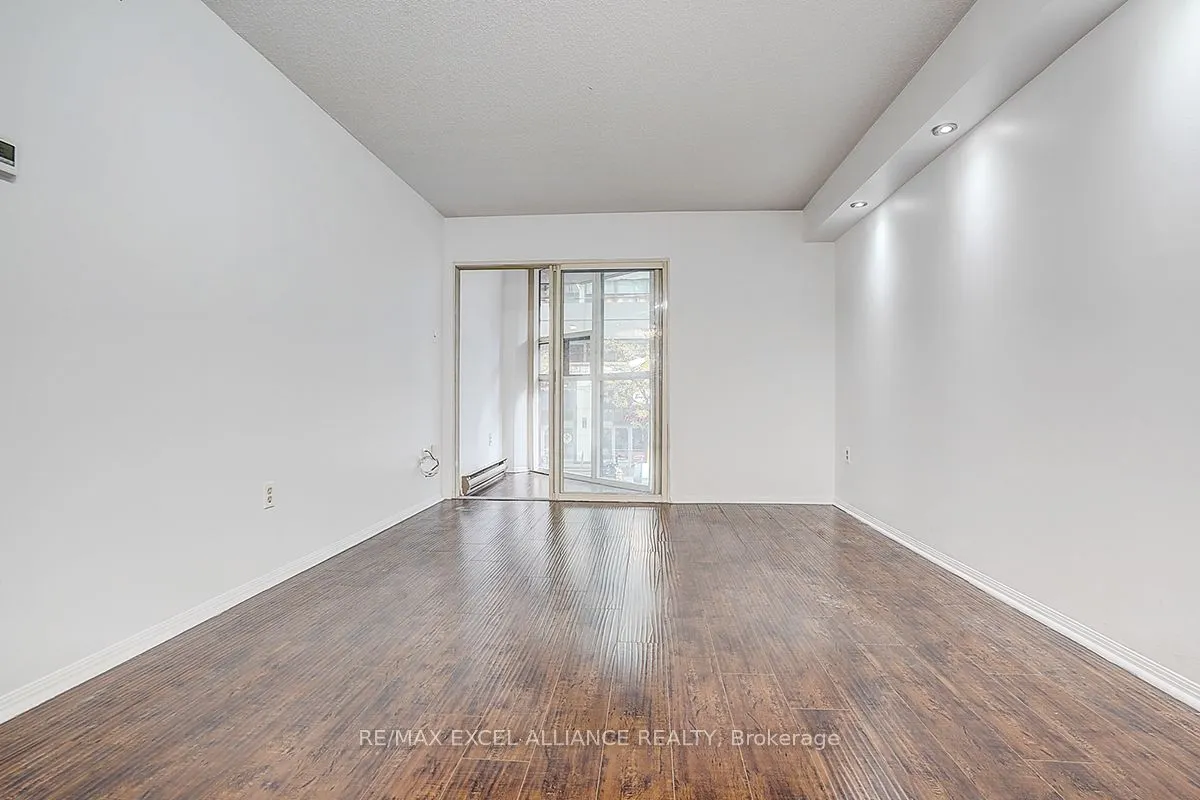 705 King Street W, #206