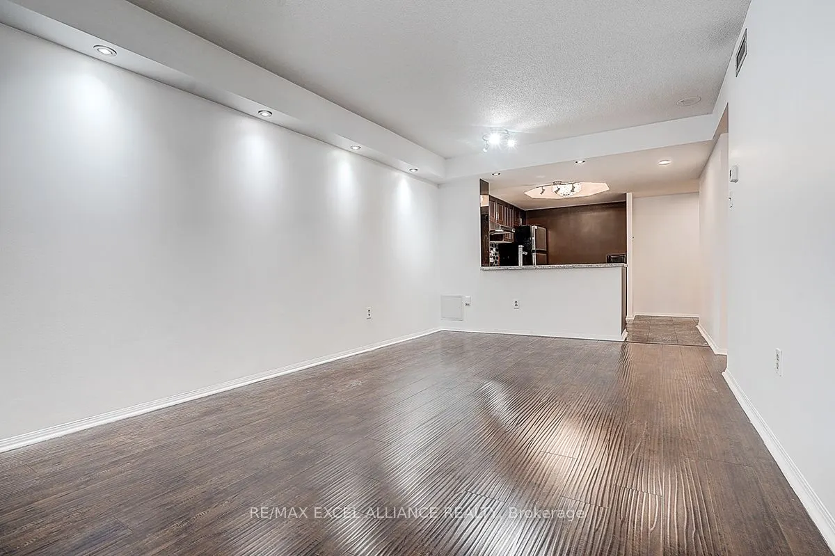 705 King Street W, #206