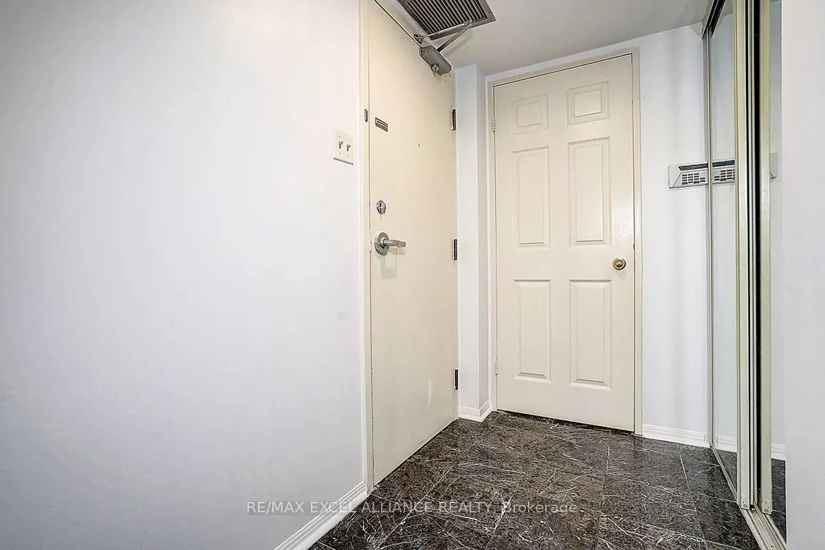 705 King Street W, #206