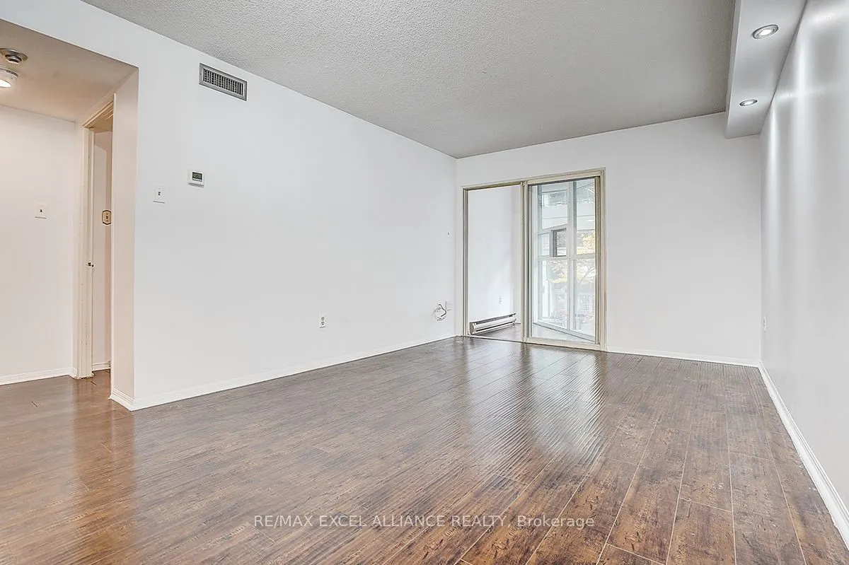 705 King Street W, #206