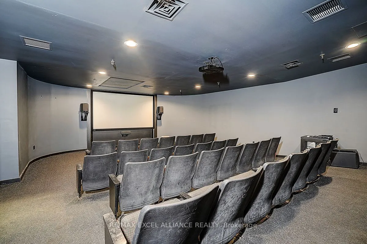 705 King Street W, #206