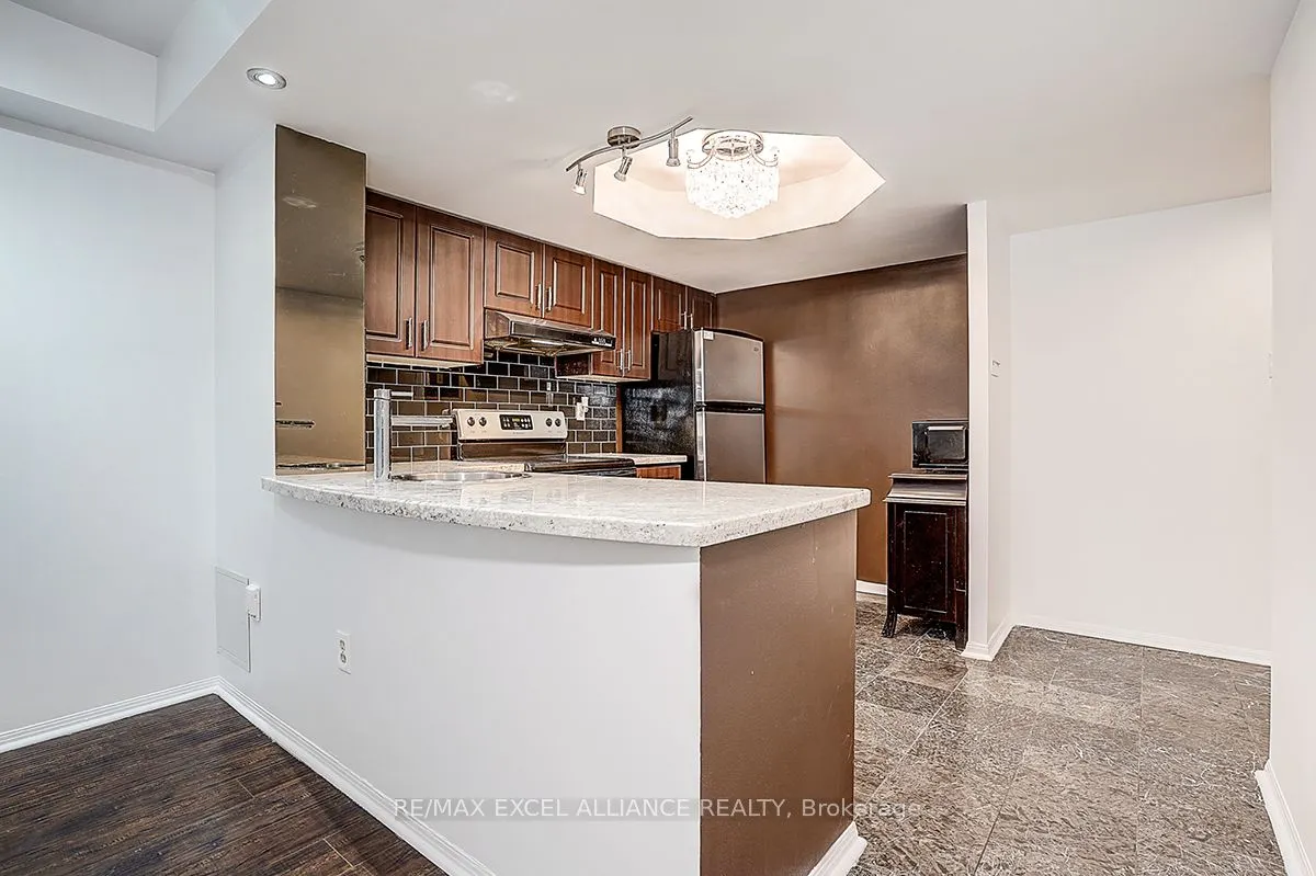 705 King Street W, #206